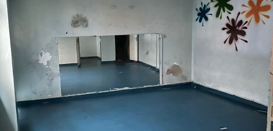 Prédio Comercial para alugar – Vila Mangalot